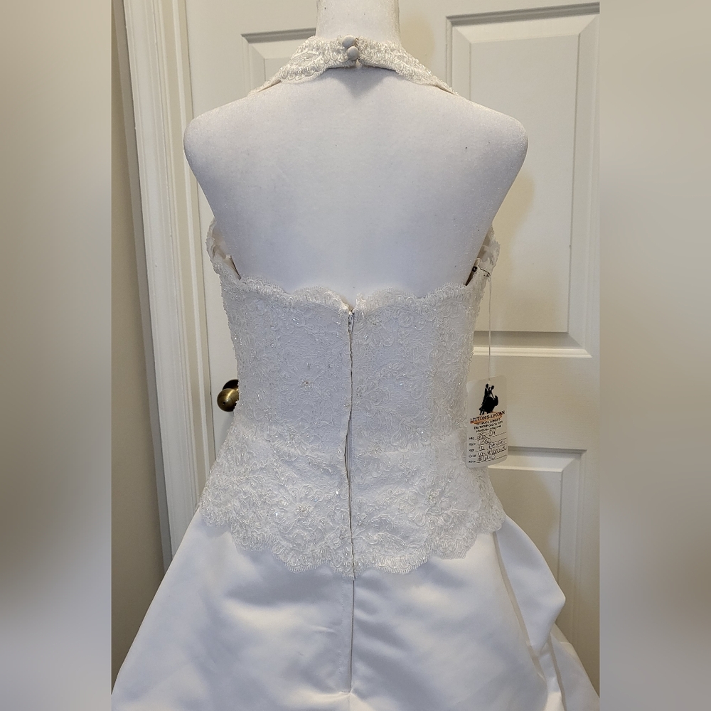 Da Vinci Modern Romantic White Orchid Boutique Gown Dress - Picture 11 of 16